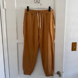 Vuori Track Joggers in Caramel Tan